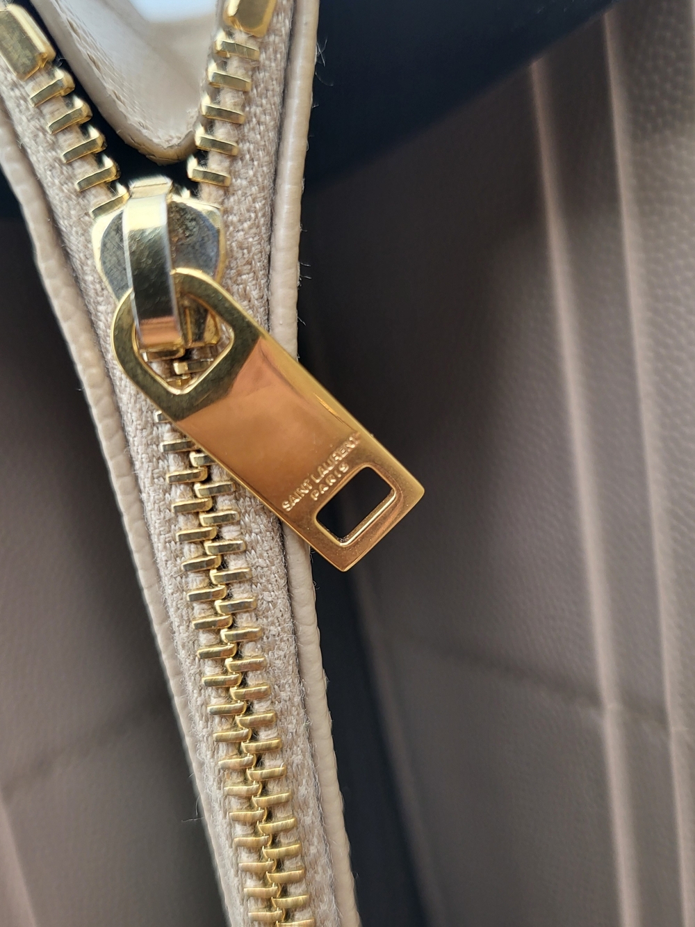 YVES SAINT LAURENT Grain De Poudre Matelasse Chevron Flap Wallet Dark Beige Auth - Picture 14 of 16